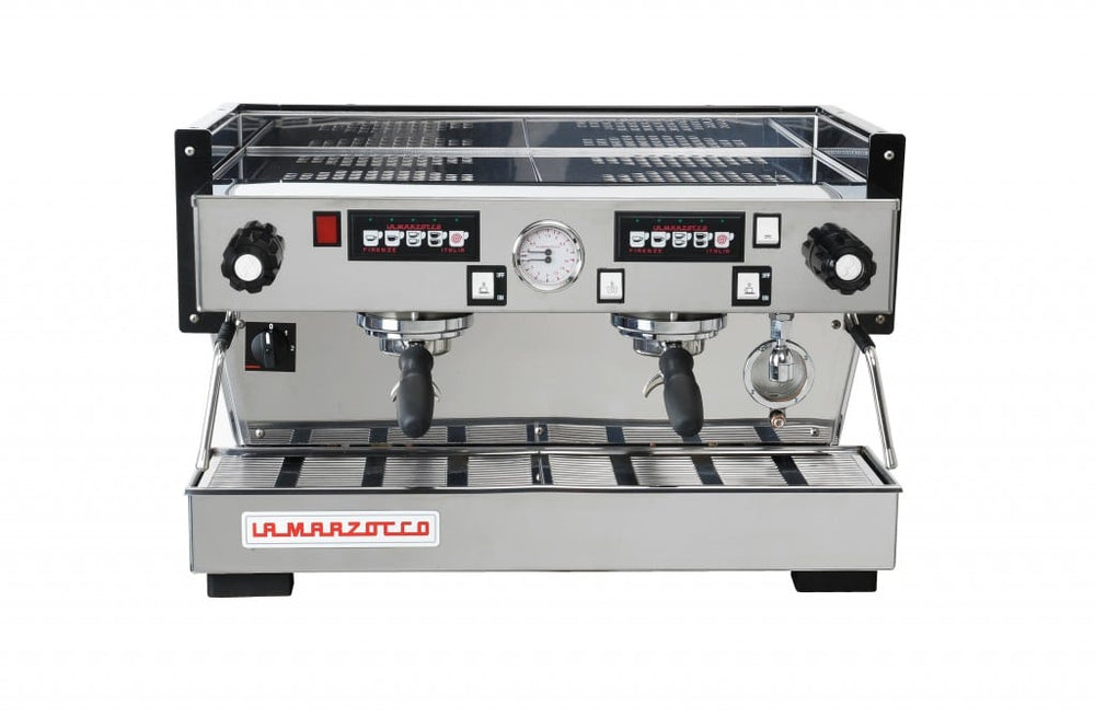 Çift kazanlı pompalı espresso makinesi